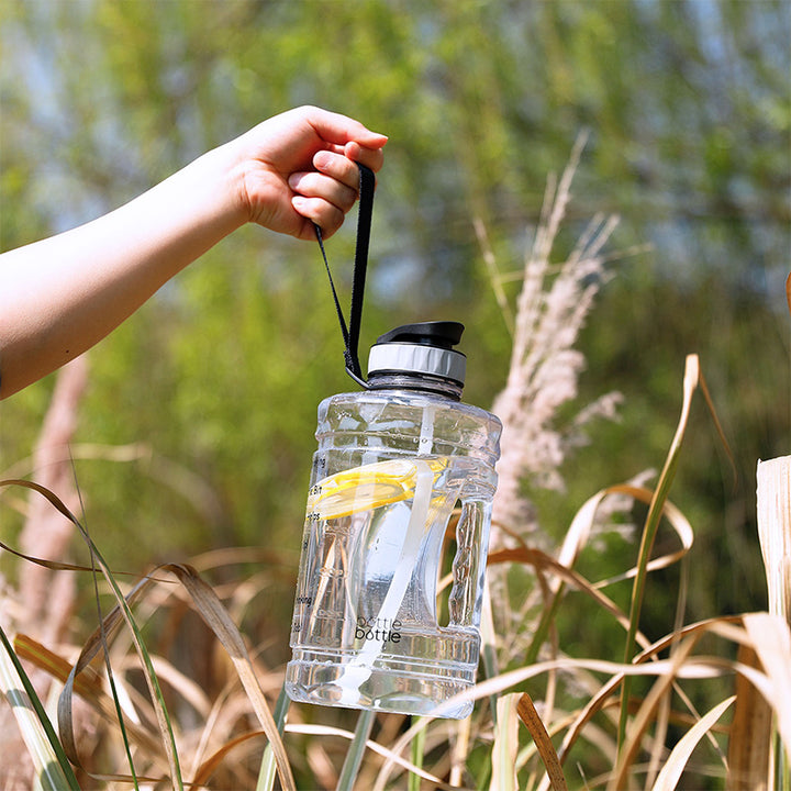 Half gallon transparent motivational water bottle with straw 4